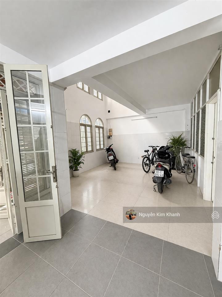 Khu vip sát hxh nguyễn văn trỗi  6 tầng  ngang 7m  12pn wc riêng  phù hợp làm chdv cao cấp