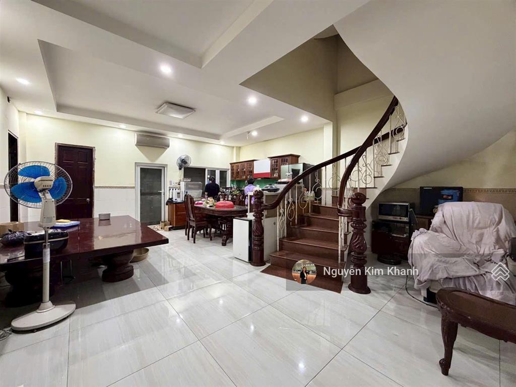 180m ngang 9mhxh nguyễn gia trígpxd 1 hầm + 6 tầng  chỉ 180tr/m giá tham khảo tốt trong khu vực