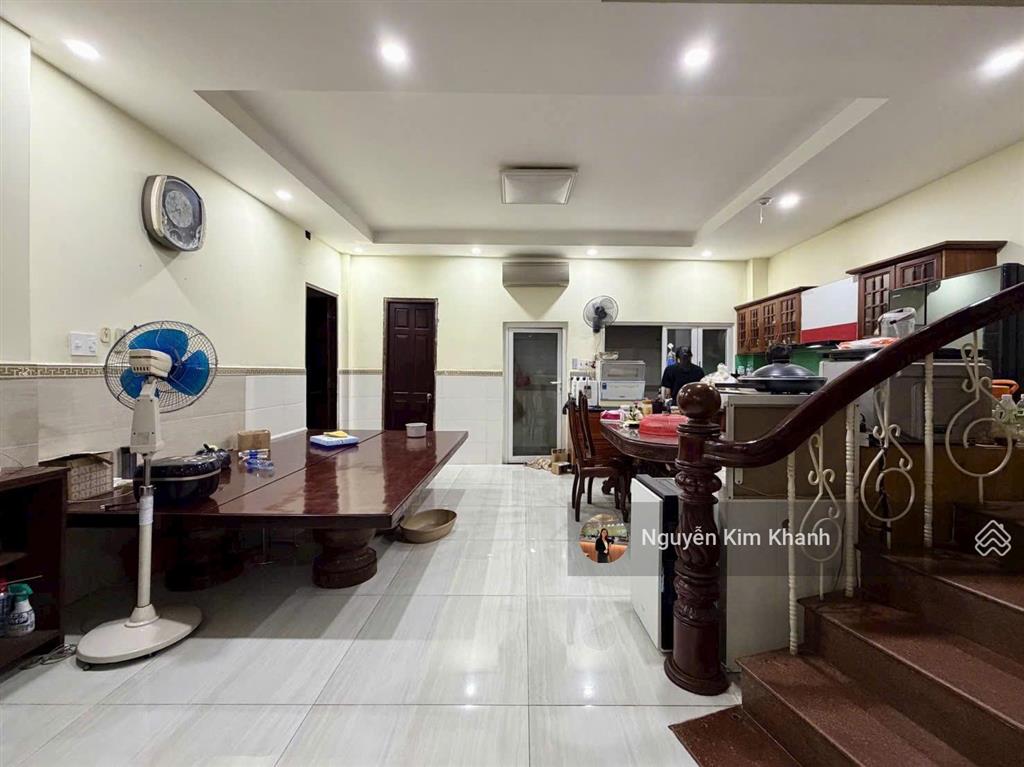 180m ngang 9mhxh nguyễn gia trígpxd 1 hầm + 6 tầng  chỉ 180tr/m giá tham khảo tốt trong khu vực