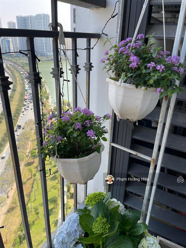 (hiếm) hơn 8 tỷ căn 68.2m2  2 pn  2wc  view hồ  dự án vip vinhomes greenbay.  0858 045 ***