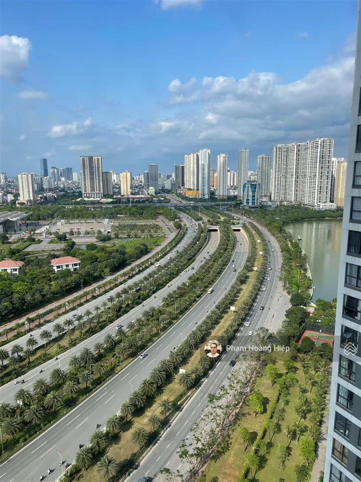 (hiếm) hơn 8 tỷ căn 68.2m2  2 pn  2wc  view hồ  dự án vip vinhomes greenbay.  0858 045 ***