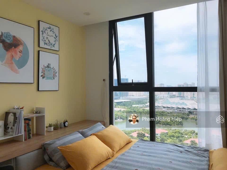 (hiếm) hơn 8 tỷ căn 68.2m2  2 pn  2wc  view hồ  dự án vip vinhomes greenbay.  0858 045 ***