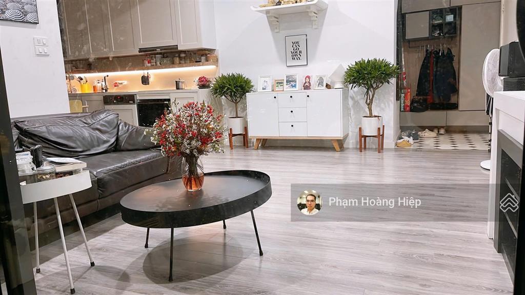 (hiếm) hơn 8 tỷ căn 68.2m2  2 pn  2wc  view hồ  dự án vip vinhomes greenbay.  0858 045 ***