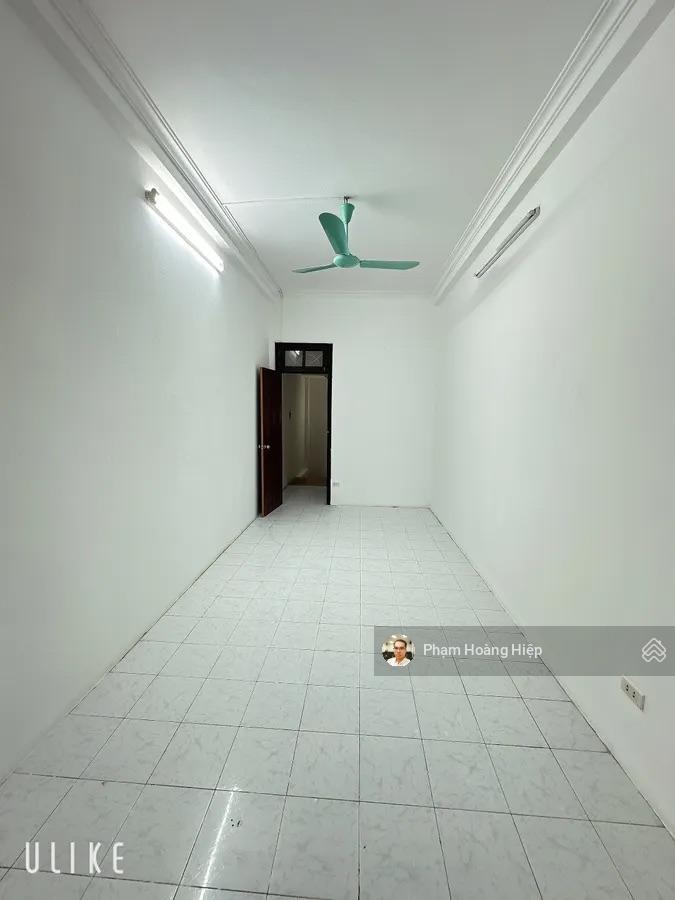 Nhà bán gấp chữa bệnh  yên hoà  50m2  cách ô tô 20m  2 thoáng trước sau mở cửa  công khai 8.3t