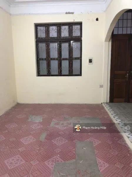 Nhà bán gấp chữa bệnh  yên hoà  50m2  cách ô tô 20m  2 thoáng trước sau mở cửa  công khai 8.3t