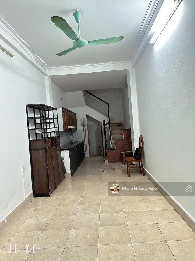 Nhà bán gấp chữa bệnh  yên hoà  50m2  cách ô tô 20m  2 thoáng trước sau mở cửa  công khai 8.3t