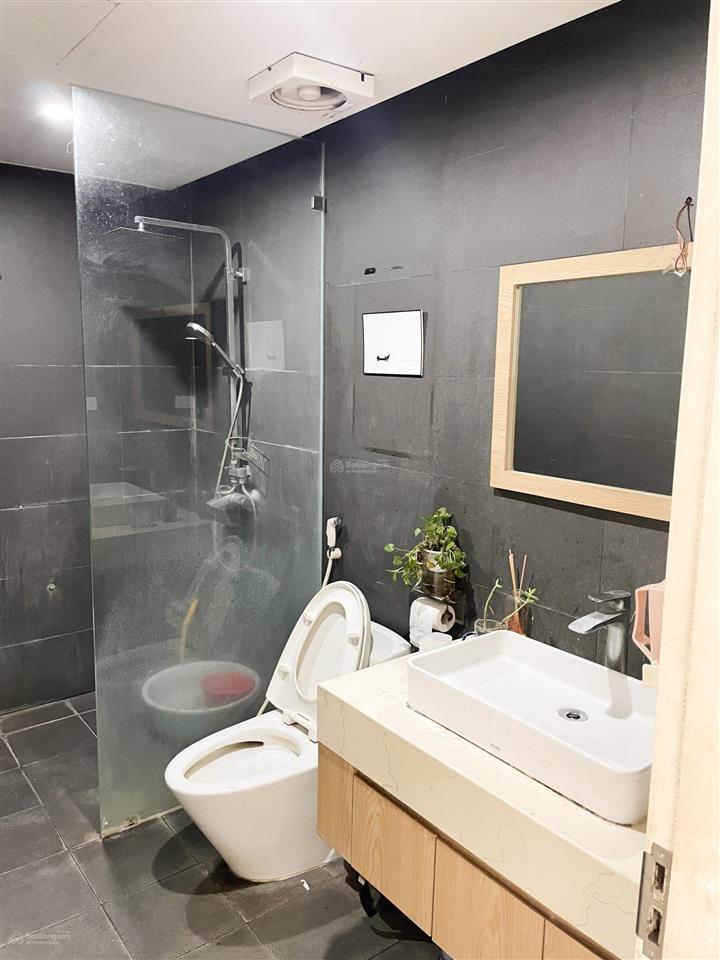 (chính chủ) tam khương  building 60m2 x 7 tầng, thang máy  thiết kế thông sàn. giá 69tr/tháng