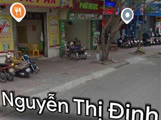 Mặt phố nguyễn thị định 56m2 giá trị đáng chú ý nằm ở mặt tiền 6,3m  vỉa hè đá bóng