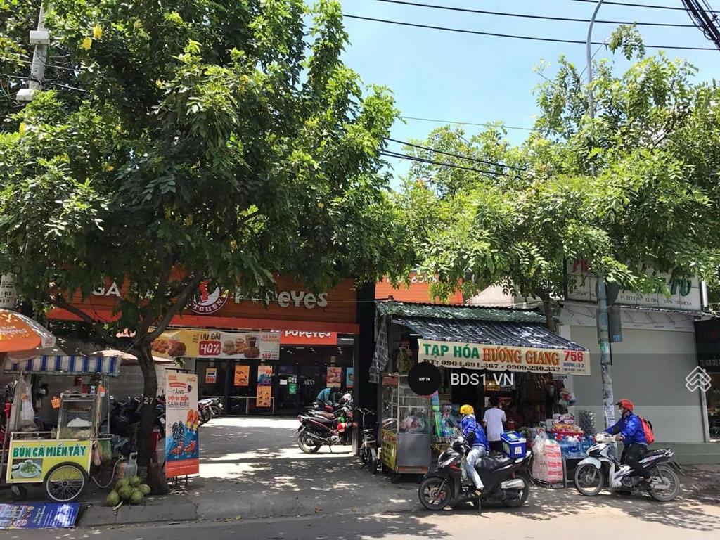 Bán nhà mtkd hương lộ 2 mt 12,5m, đối diện bệnh viện, đang có dòng tiền 70tr/th giá 39 tỷ