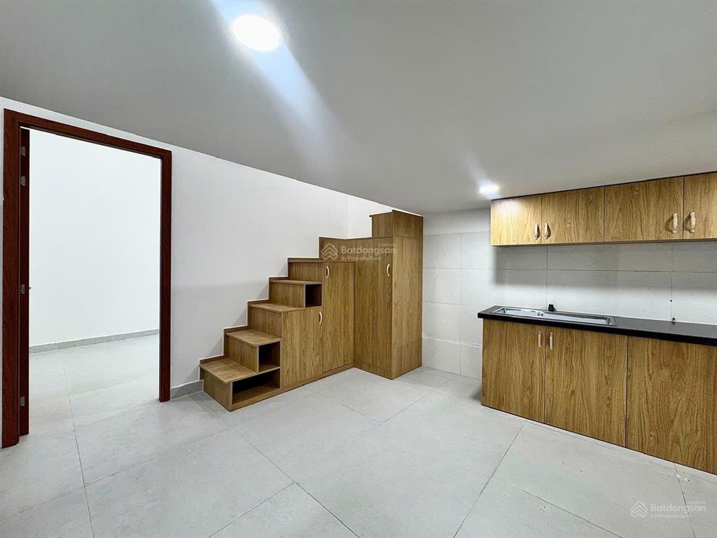 Cho thuê chdv mặt tiền lạc long quân  tân bình 2pn full tiện nghi, thang máy,hầm xe. giá 8,5tr/th