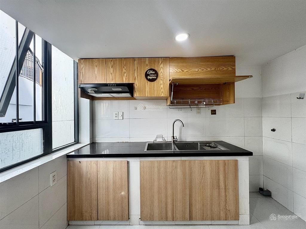 Cho thuê căn hộ có gác lửng tại lạc long quân  ngã tư bảy hiền, thang máy. giá 7,5tr/tháng