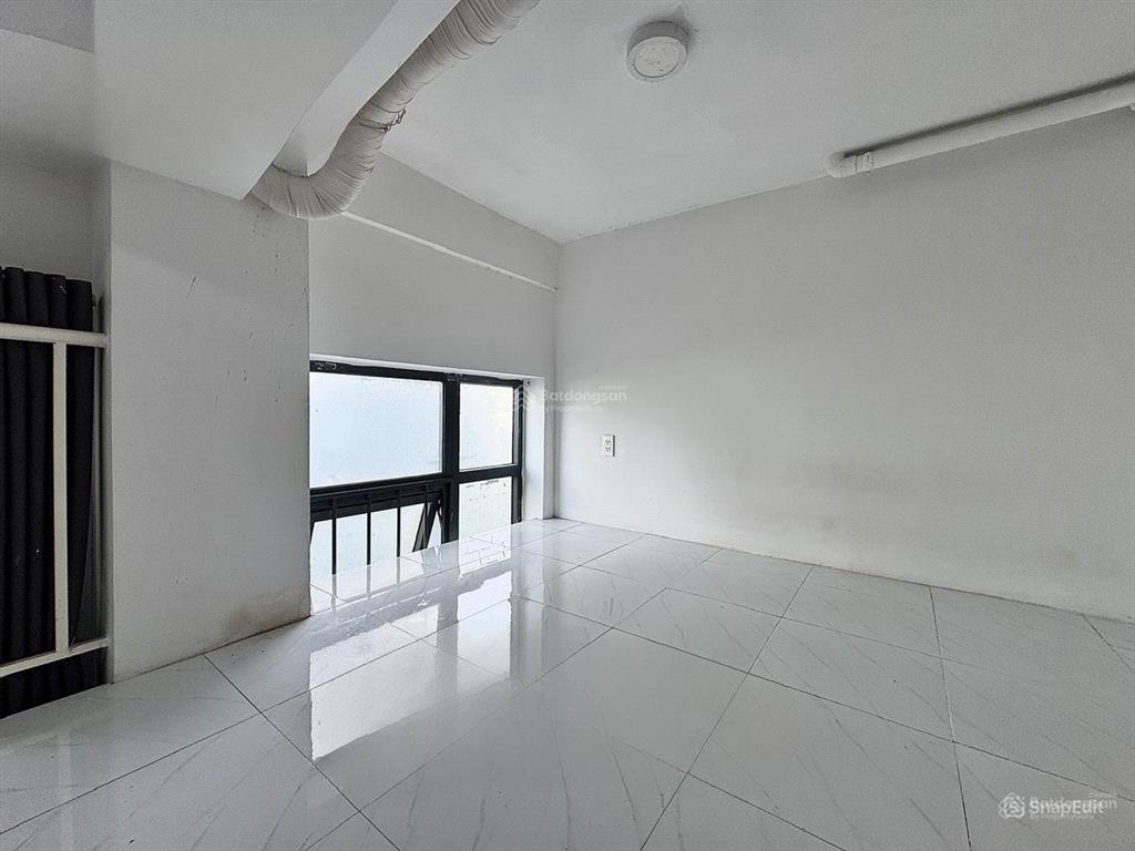 Cho thuê căn hộ có gác lửng tại lạc long quân  ngã tư bảy hiền, thang máy. giá 7,5tr/tháng