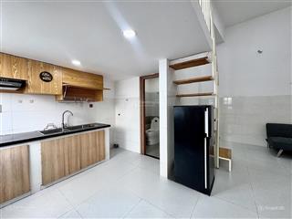 Cho thuê căn hộ có gác lửng tại lạc long quân  ngã tư bảy hiền, thang máy. giá 7,5tr/tháng