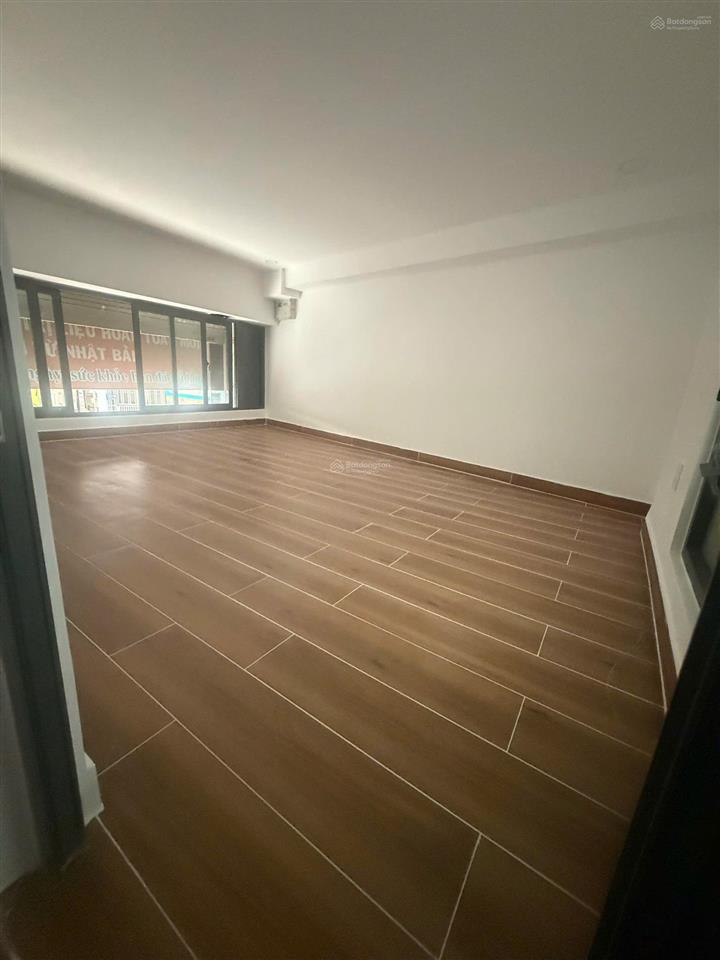 Cho thuê vp mặt tiền lạc long quân  tân bình tiện mở cty, vp giao dịch, có thang máy. giá 17tr/th
