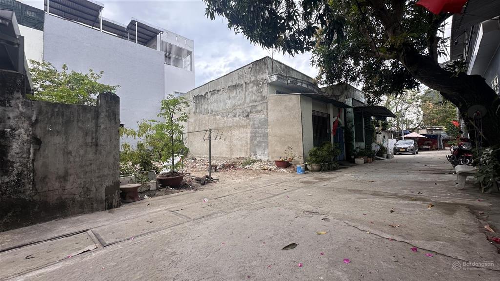 Bán đất ngang 7,8m dt 92,4m2 sát đường nguyễn chích hẻm thông 6m bắc nha trang