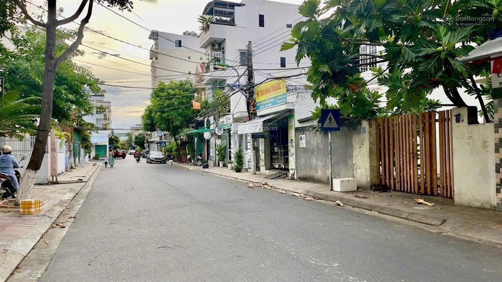 Bán đất xây khách sạn  mặt tiền phạm ngọc thạch ngang 9m cách biển 200m