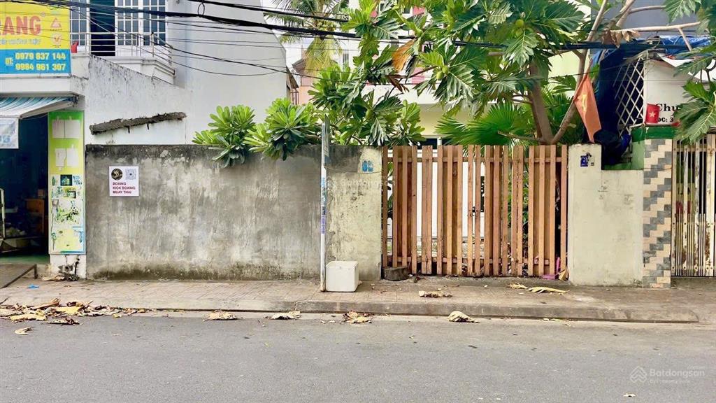 Bán đất xây khách sạn  mặt tiền phạm ngọc thạch ngang 9m cách biển 200m