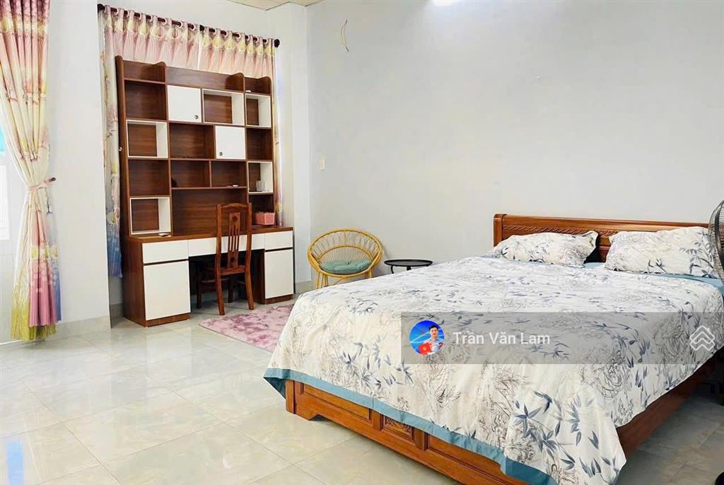 Bán nhà 2 tầng gần biển chỉ 4,65 tỷ, có dòng tiền 11,5 tr/tháng