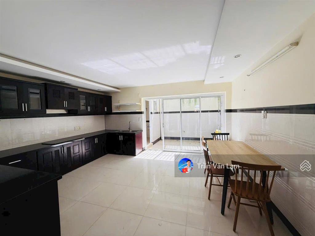Nhà 4 tầng mặt tiền điện biên phủ đối diện cao đẳng du lịch nha trang