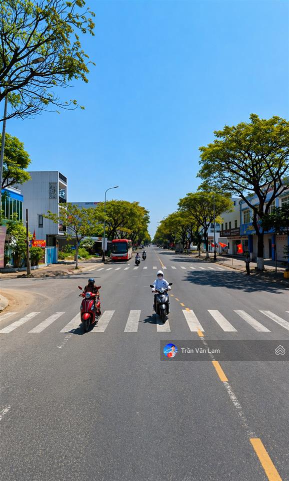 Mặt tiền kinh dương vương (27m) đất ngang 10m cách biển 300m vị trí trung tâm   0905 321 ***