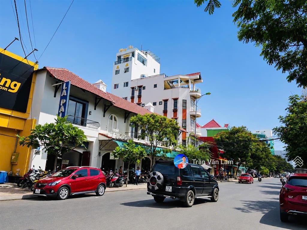 Bán nhà mặt tiền đường hòn chồng bắc nha trang  đi bộ tắm biển