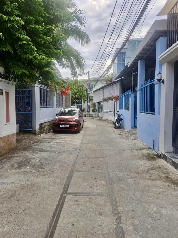 Bán nhà 2 tầng góc 3 mặt thoáng đường ô tô chỉ 500m ra biển nha trang  chỉ 4,18 tỷ