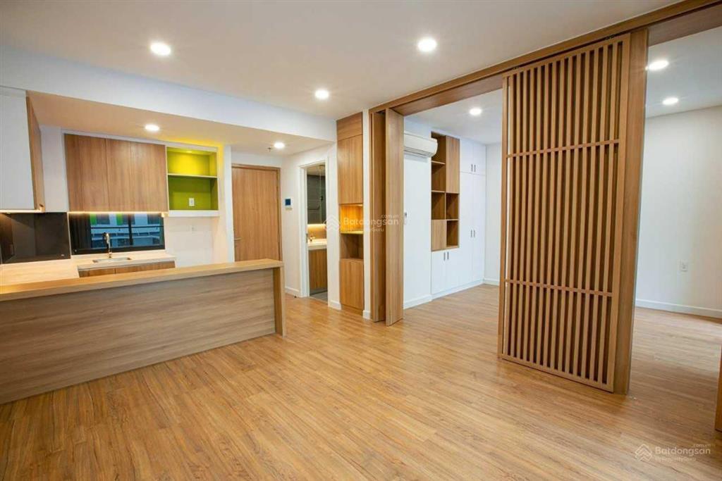 Cho thuê office  tel  republic plaza 52m2, căn góc, 2 ban công thoáng mát, giá thuê 14tr/tháng