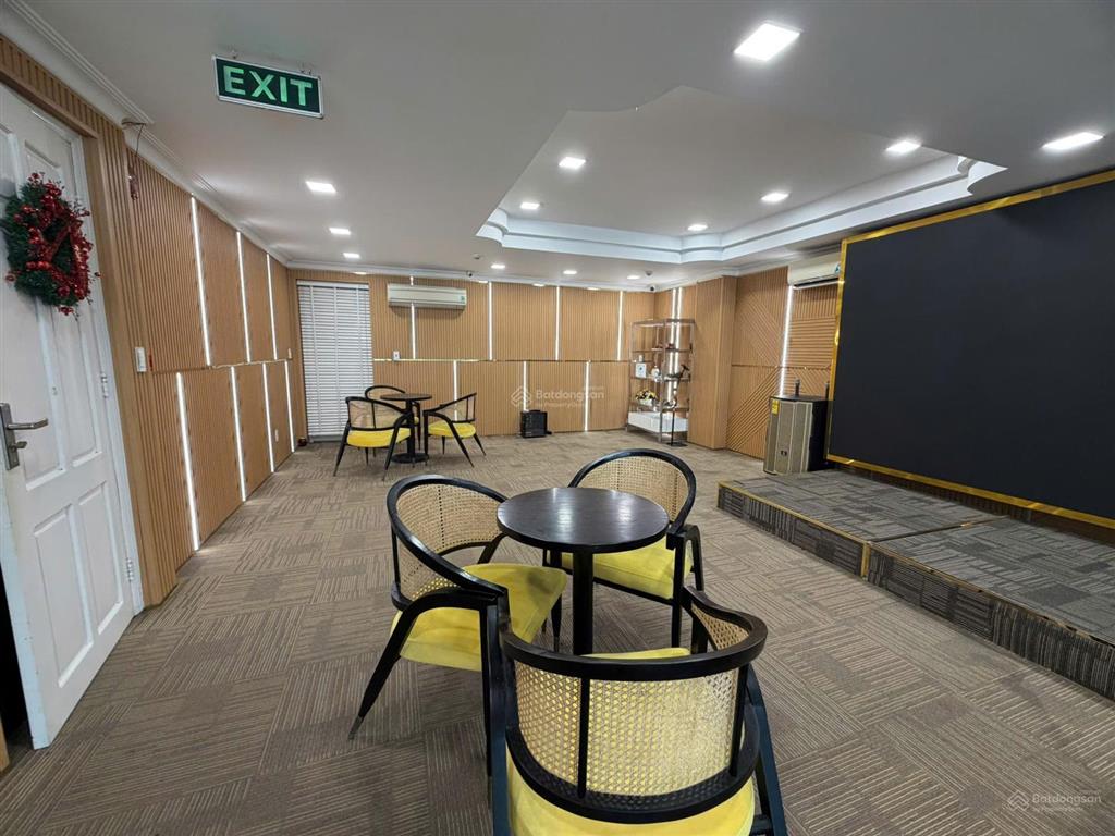 Cho thuê nhà tạ hiện làm văn phòng, dt 500m², 8x20m, giá thuê 100tr/tháng.  0964 998 ***