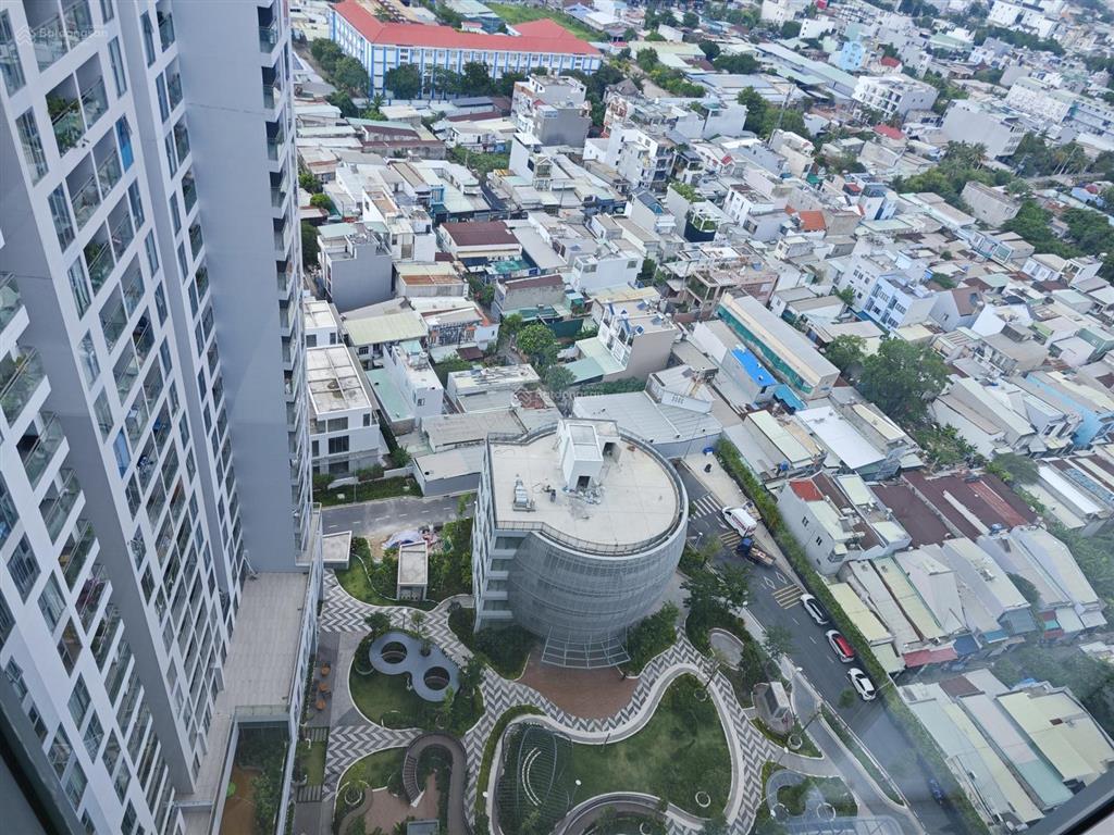 Chính chủ cho thuê căn 2pn urban green vừa xong nội thất.  0964 998 ***
