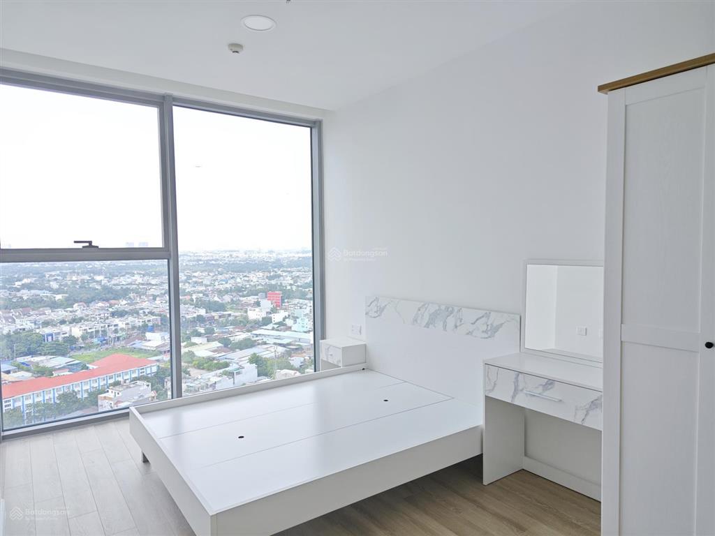 Chính chủ cho thuê căn 2pn urban green vừa xong nội thất.  0964 998 ***