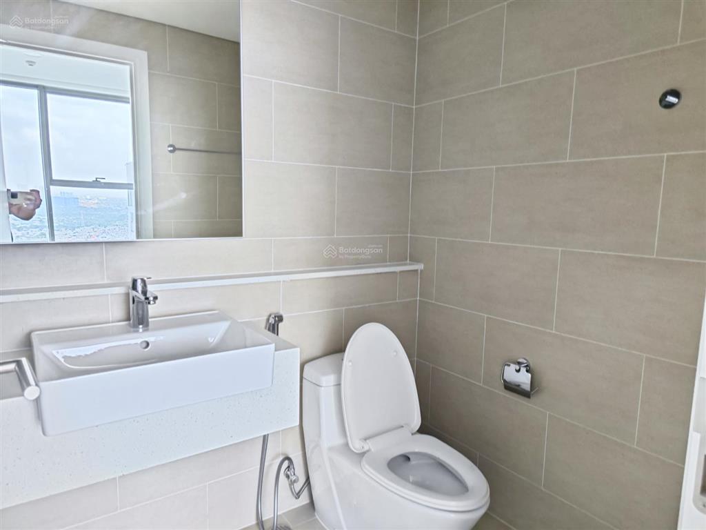 Chính chủ cho thuê căn 2pn urban green vừa xong nội thất.  0964 998 ***