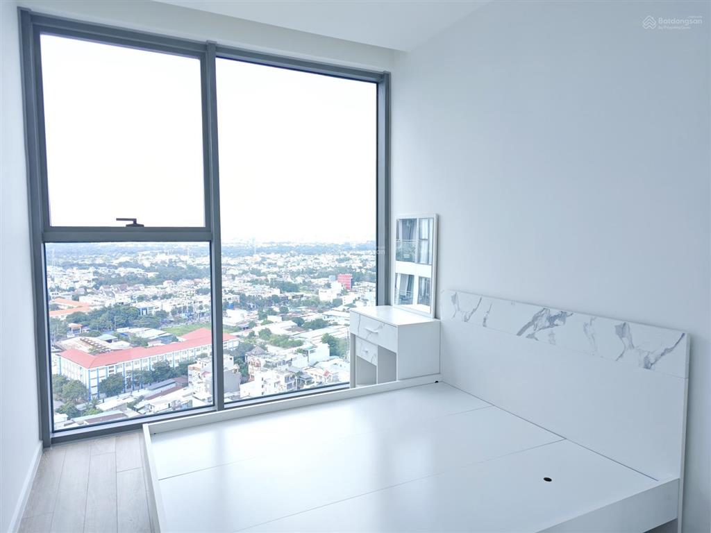 Chính chủ cho thuê căn 2pn urban green vừa xong nội thất.  0964 998 ***