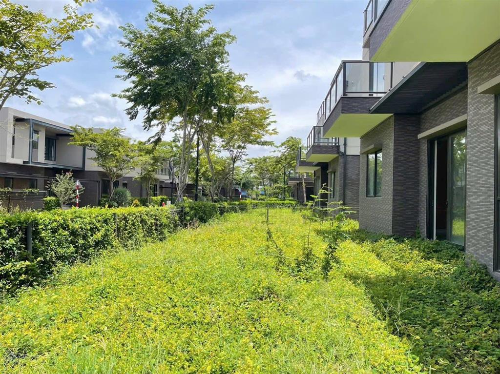 Biệt thự đơn lập góc kđt waterpoint mua giá gốc cđt 3 tầng