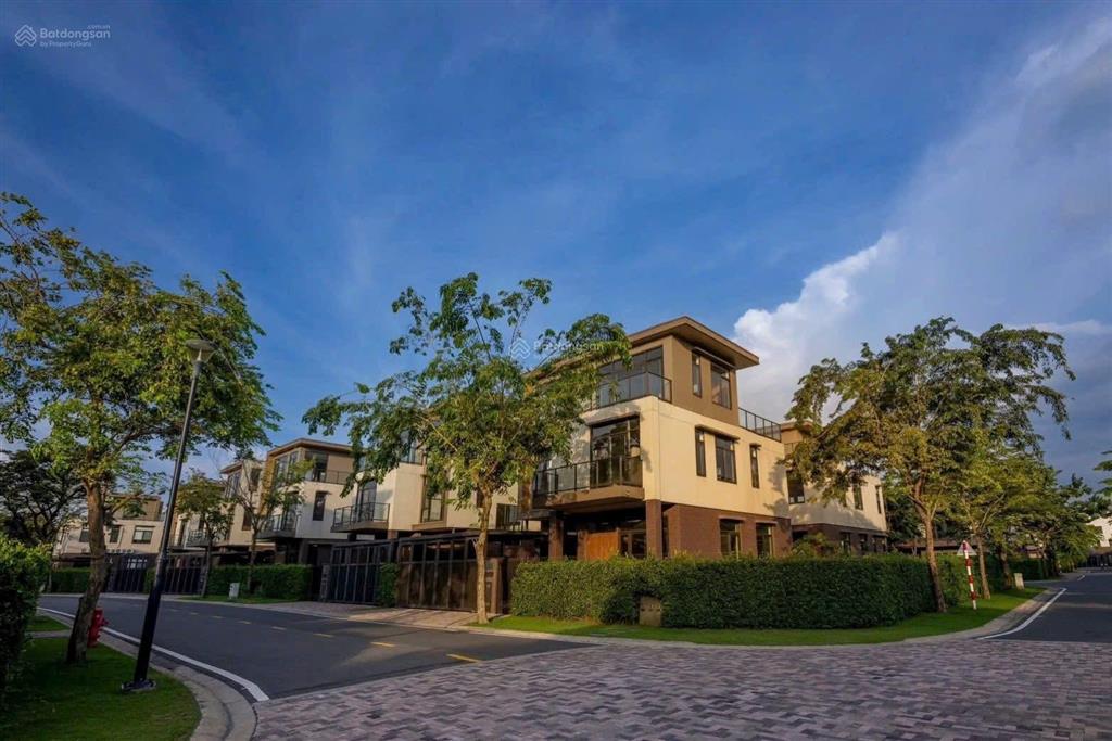 Biệt thự đơn lập góc kđt waterpoint mua giá gốc cđt 3 tầng