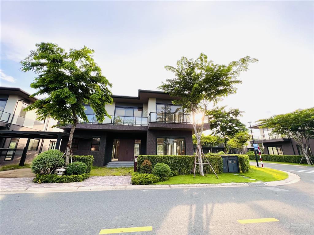 Biệt thự căn góc view kênh nhà xây sẵn mua giá gốc cđt khu đô thị waterpoint