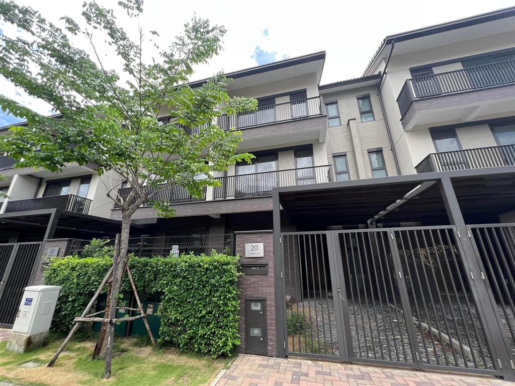 Nhà phố vườn waterpoint 1 trệt 2 lầu giá 5 tỷ.  0939 022 ***