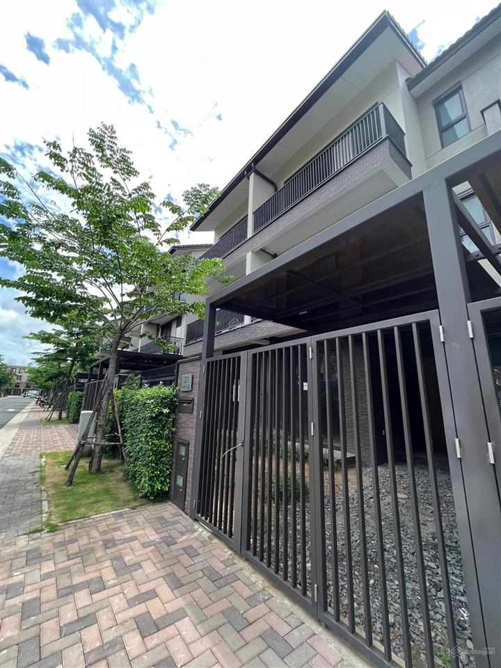 Nhà phố vườn waterpoint 1 trệt 2 lầu giá 5 tỷ.  0939 022 ***