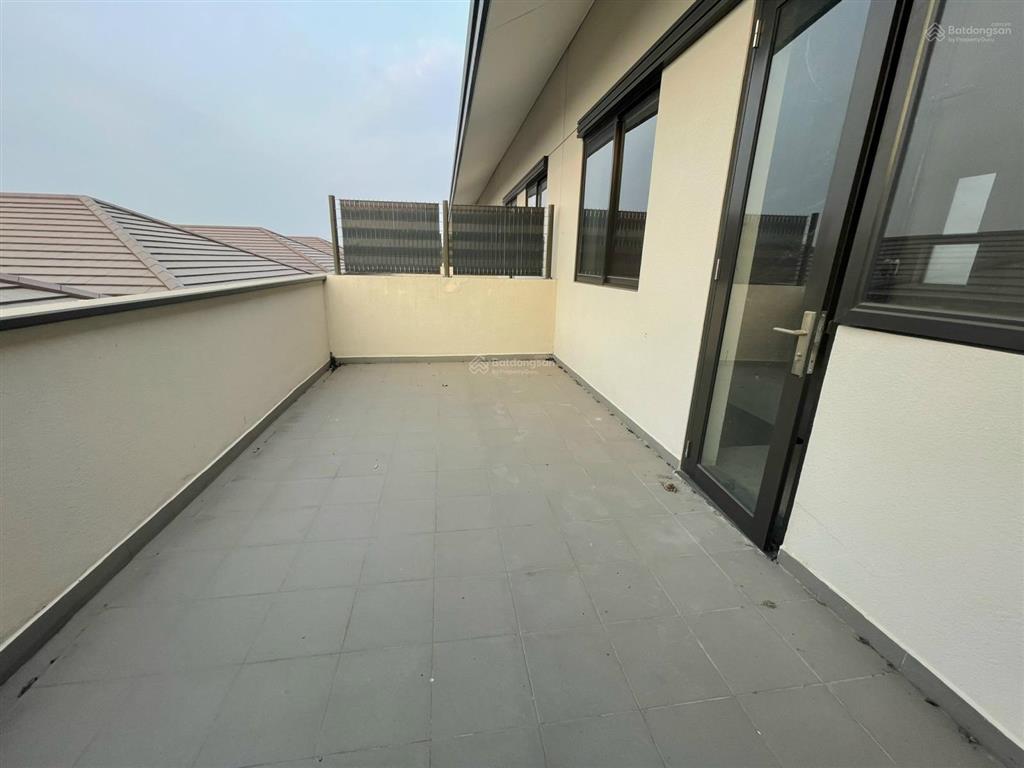 Bán nhà phố waterpoint 1t 2l đường thoáng