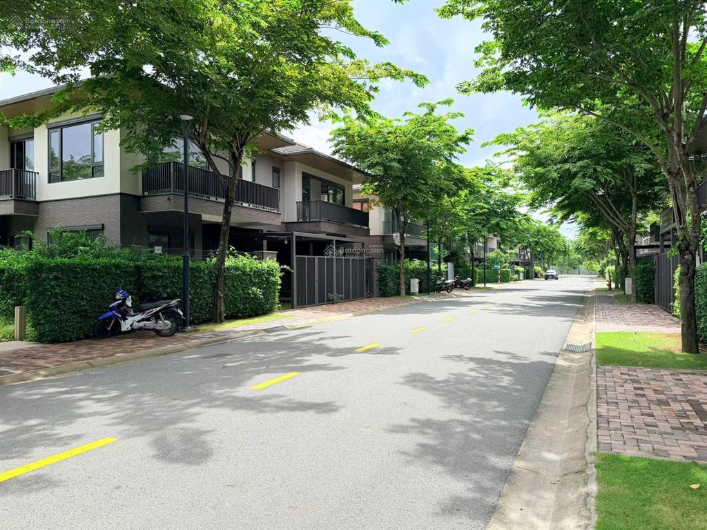 Bán biệt thự song lập 150m2 kđt waterpoint cạnh công viên