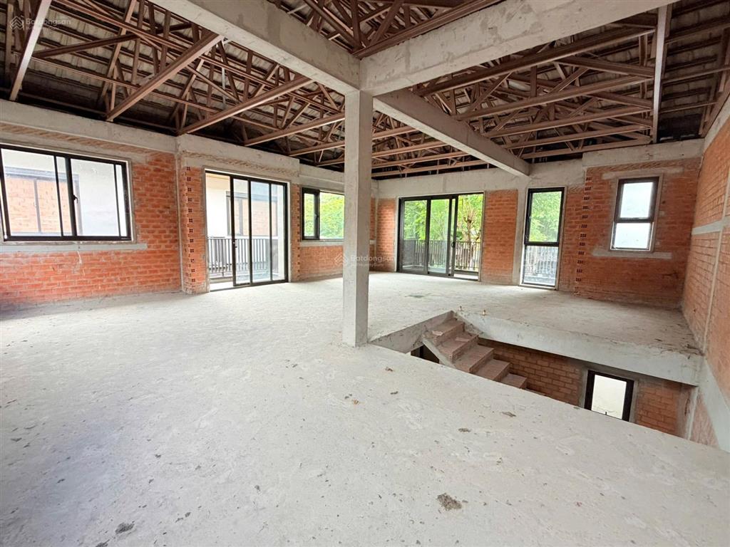 Bán biệt thự song lập 150m2 kđt waterpoint cạnh công viên