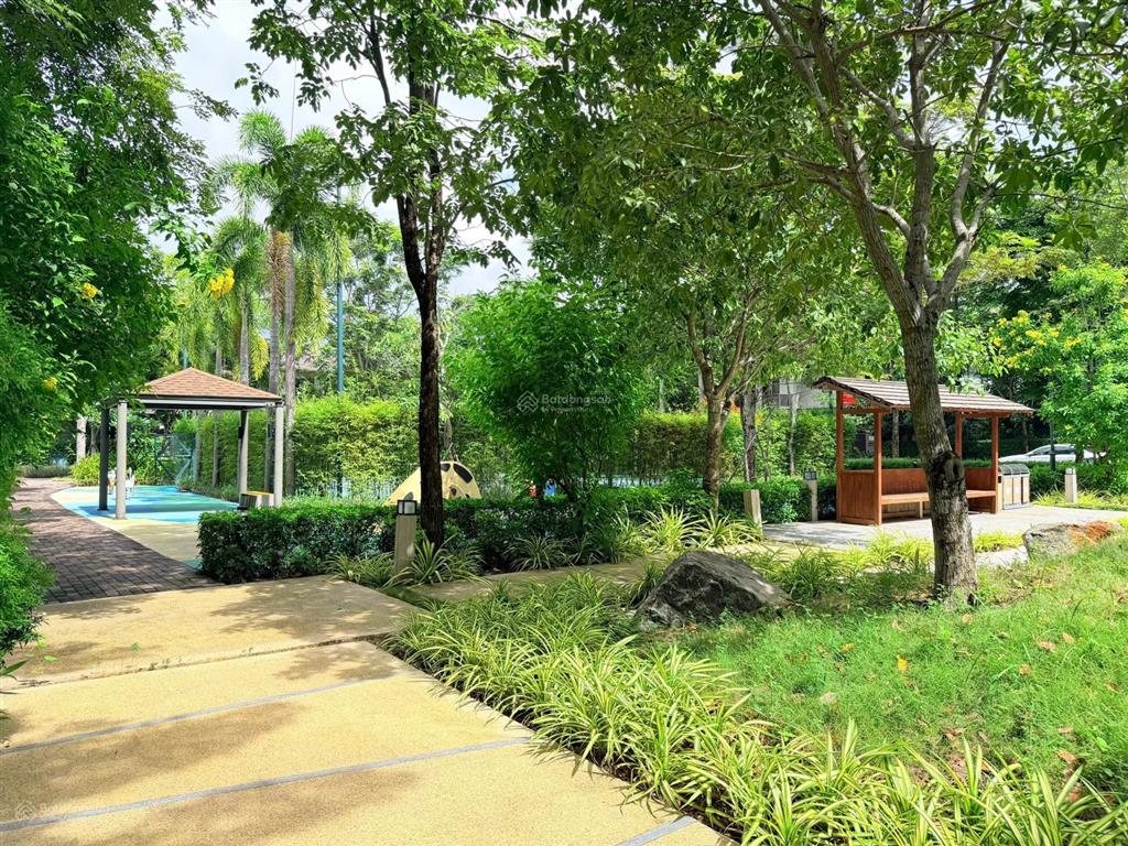 Bán biệt thự song lập 150m2 kđt waterpoint cạnh công viên