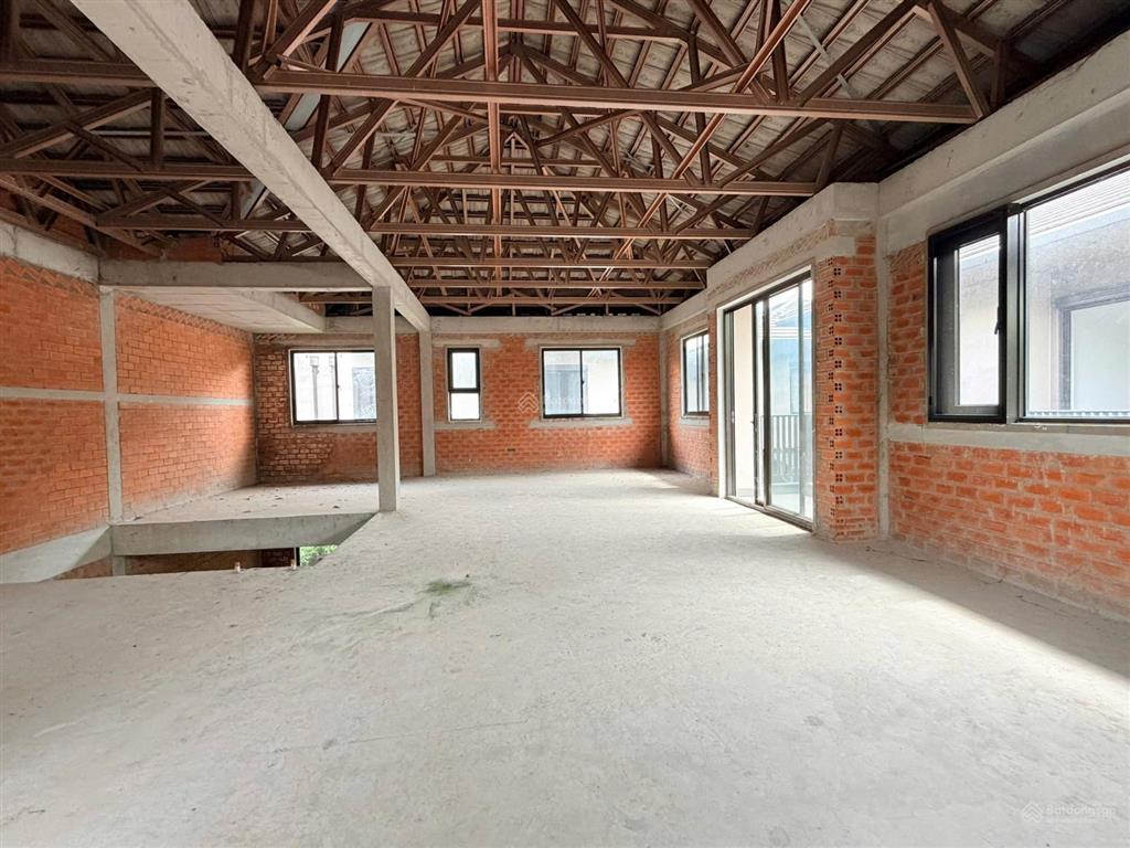 Bán biệt thự song lập 150m2 kđt waterpoint cạnh công viên