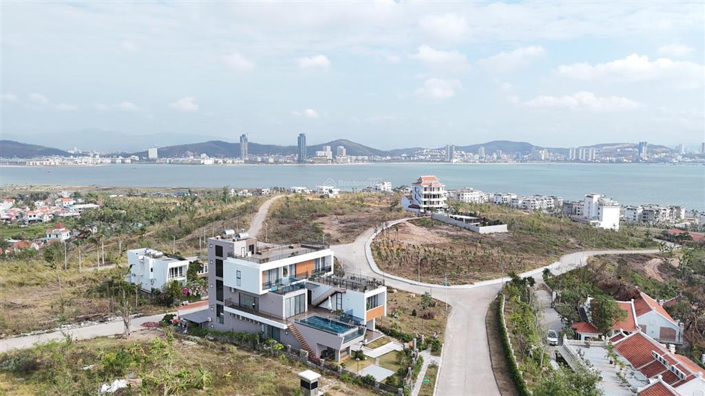 Kho đất đẹp trên đảo ngọc tuần châu, vịnh hạ long. giáp vinhomes hạ long xanh. cam kết giá tốt ạ.