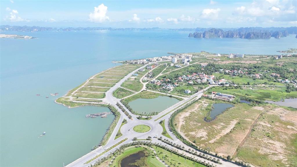 Kho đất đẹp trên đảo ngọc tuần châu, vịnh hạ long. giáp vinhomes hạ long xanh. cam kết giá tốt ạ.
