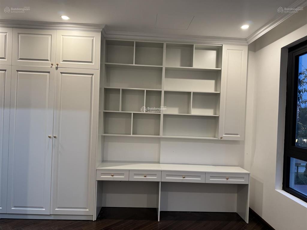 Chủ nhà, đơn bt đơn lập, căn góc, sông, vườn hoa, 210m2, kt 15x14m, đường 20m, hoàn thiện, giá 60tỷ