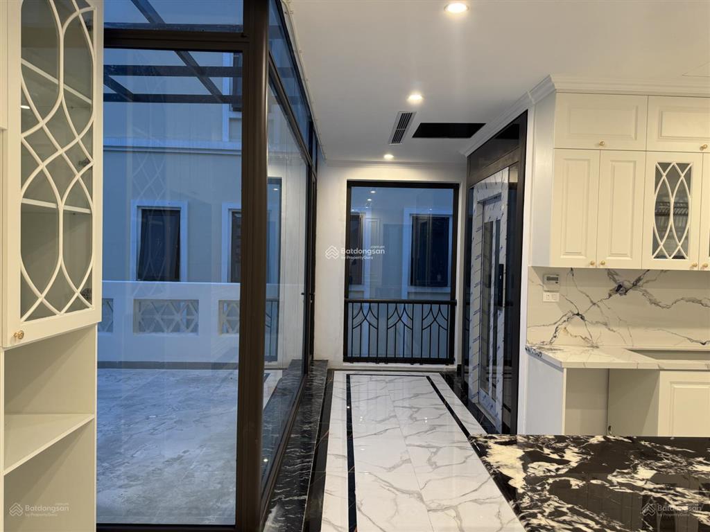 Chủ nhà, đơn bt đơn lập, căn góc, sông, vườn hoa, 210m2, kt 15x14m, đường 20m, hoàn thiện, giá 60tỷ