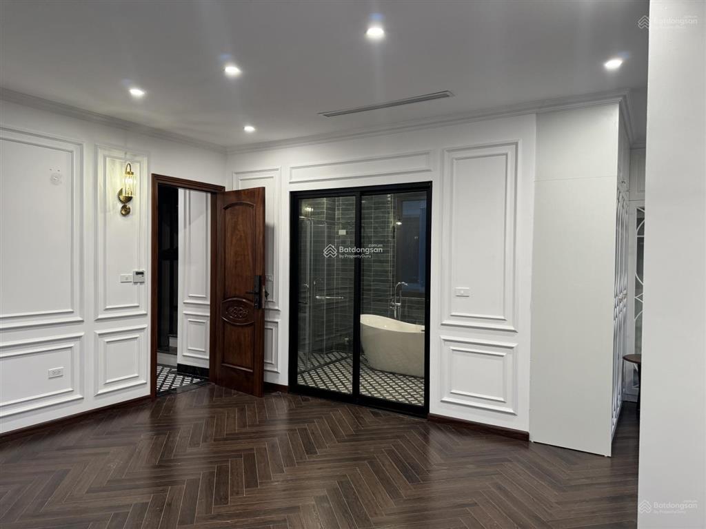 Chủ nhà, đơn bt đơn lập, căn góc, sông, vườn hoa, 210m2, kt 15x14m, đường 20m, hoàn thiện, giá 60tỷ