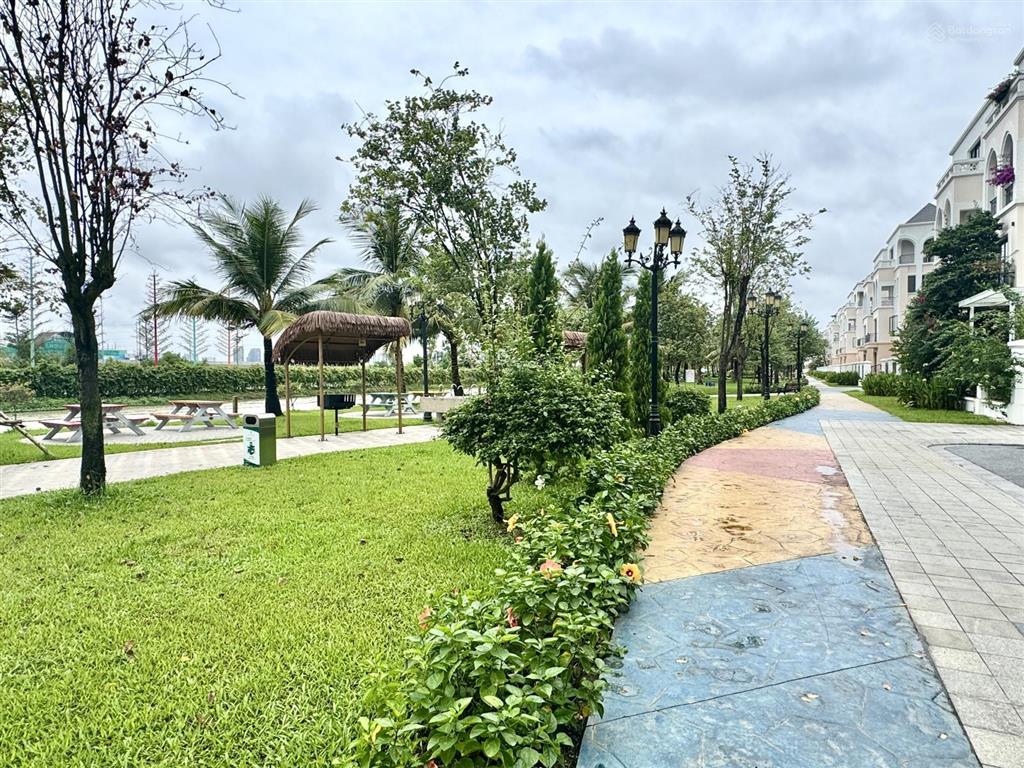 Chủ nhà, đơn bt đơn lập, căn góc, sông, vườn hoa, 210m2, kt 15x14m, đường 20m, hoàn thiện, giá 60tỷ