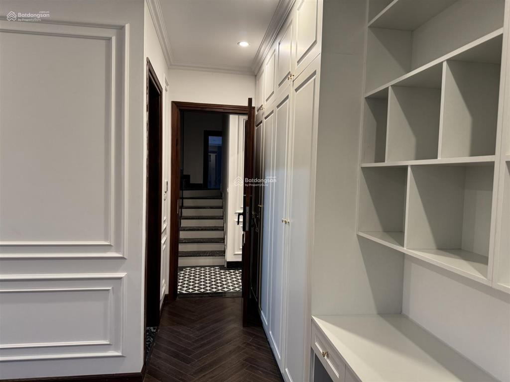 Chủ nhà, đơn bt đơn lập, căn góc, sông, vườn hoa, 210m2, kt 15x14m, đường 20m, hoàn thiện, giá 60tỷ