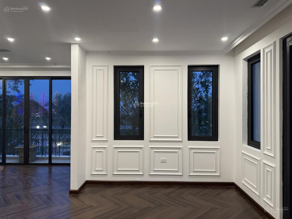Chủ nhà, đơn bt đơn lập, căn góc, sông, vườn hoa, 210m2, kt 15x14m, đường 20m, hoàn thiện, giá 60tỷ
